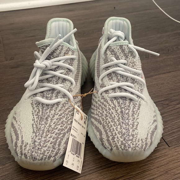 yeezy blue tint size 6